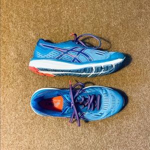 Women’s Asics Gel Cumulus 20 size 8